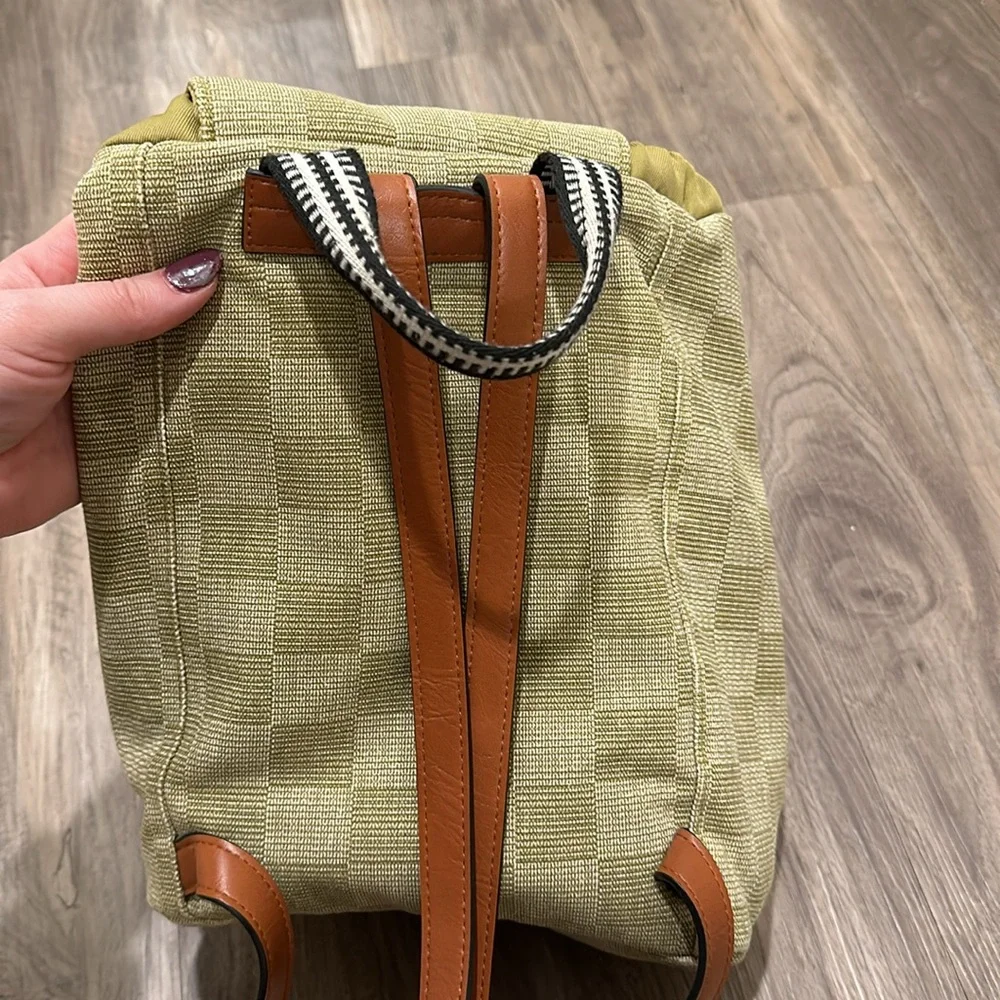 🎒 Universal Thread Checkered Mini Backpack - Picture 4 of 5